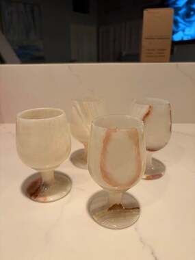 ANSOLUTELY BEAUTIFUL! VINTAGE Onyx Wine Goblets with short stem